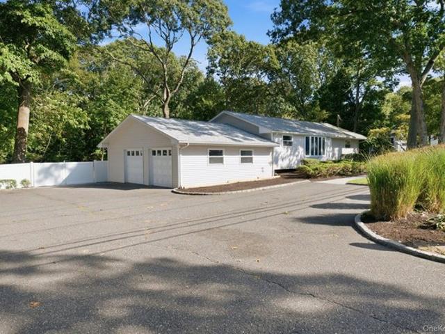 House for sale in Centereach, Town of Brookhaven