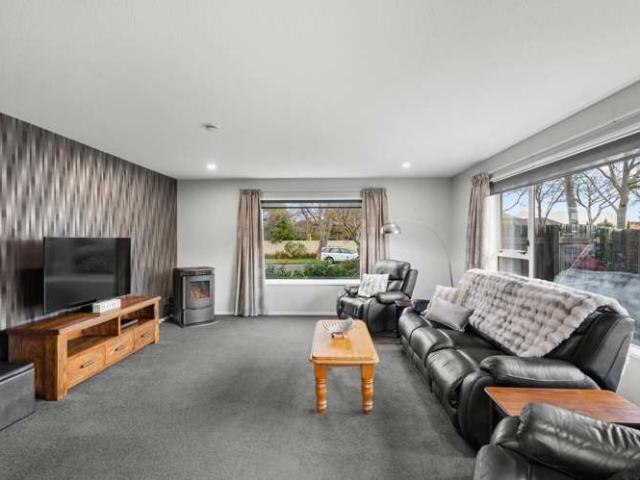 House for sale in Chaslands, Canterbury