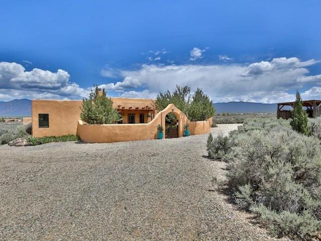House for sale in Ranchos De Taos, New Mexico
