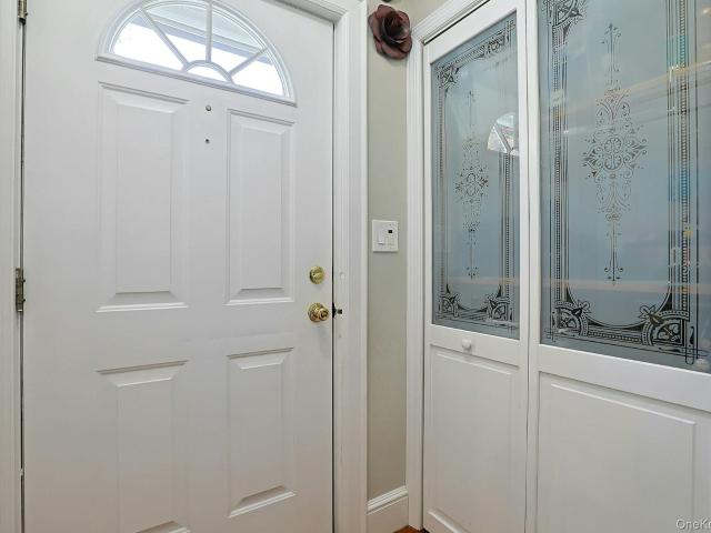 House for sale in Thornwood, New York