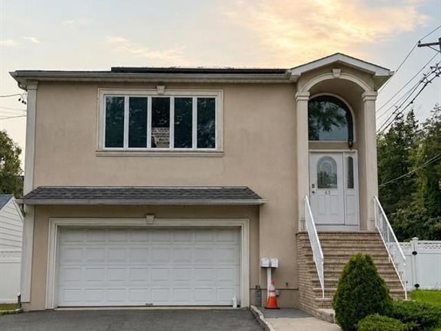Duplex for rent in Saddle Brook, New Jersey