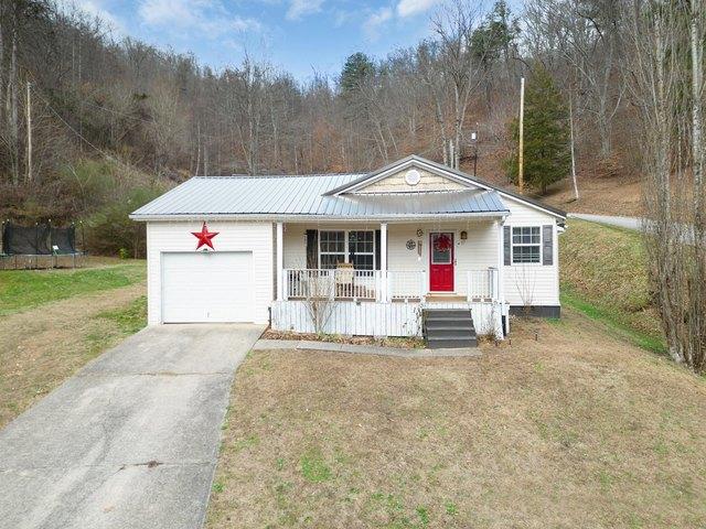 House for sale in Van Lear, Kentucky