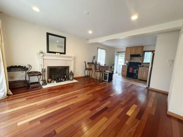 House for sale in Albertson