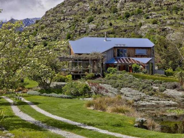 House for sale in Otakou