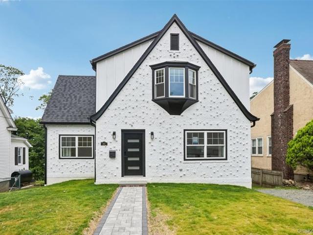 House for sale in Valhalla, New York
