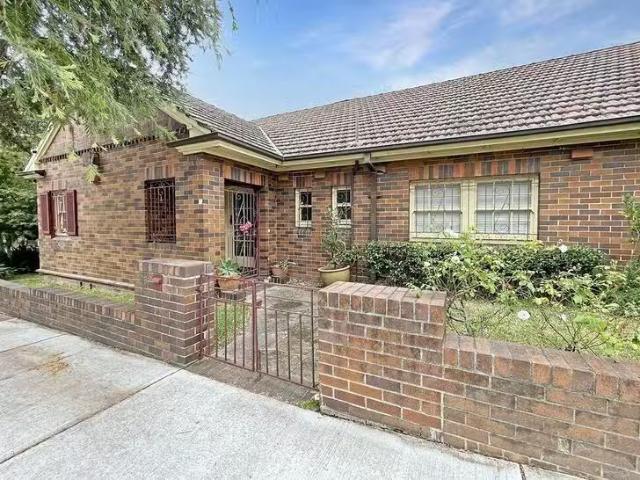 House for rent in Burwood