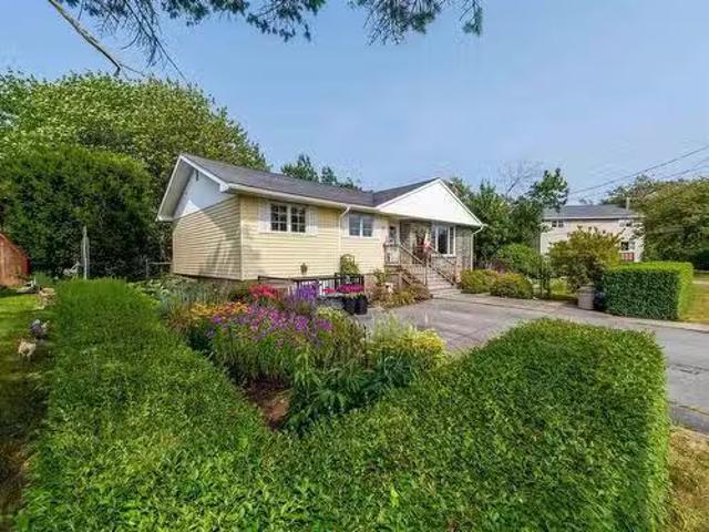 House for sale in Dartmouth, Nova Scotia