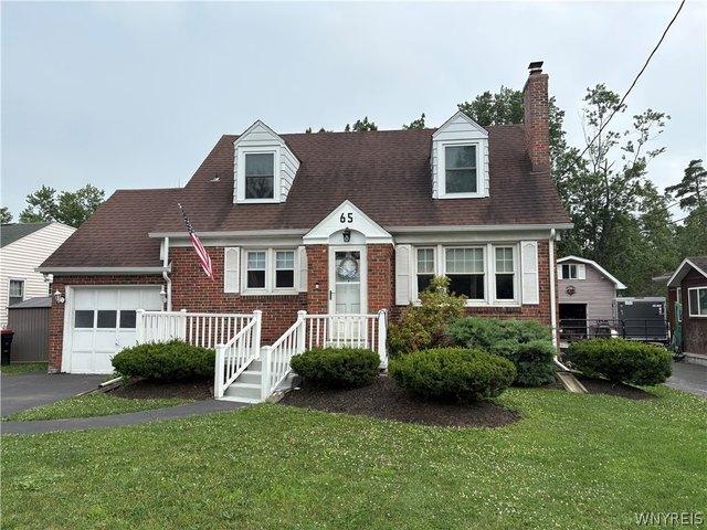 House for sale in Bowmansville, New York