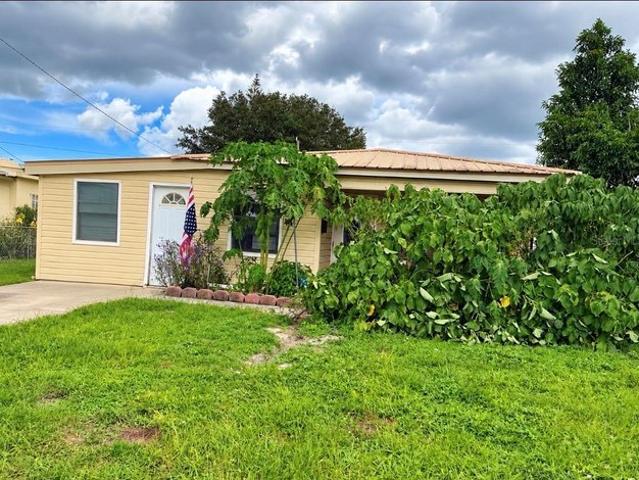 House for sale in Frostproof, Polk County