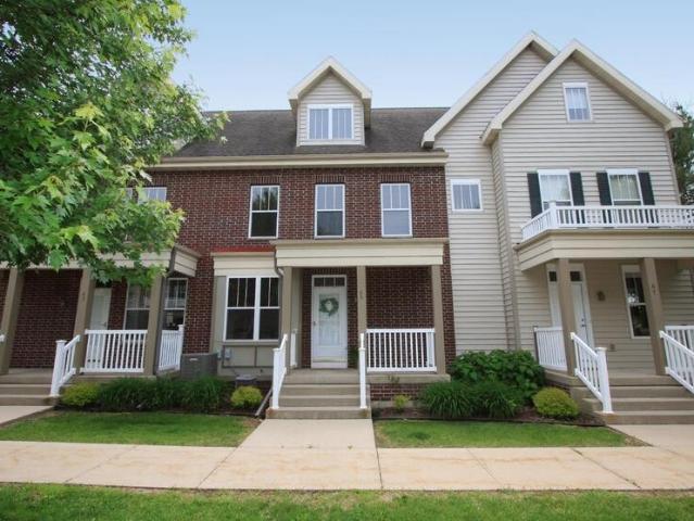 Townhouse for sale in Fitchburg