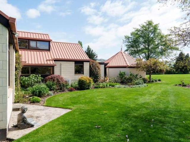 Property for sale in Otakou
