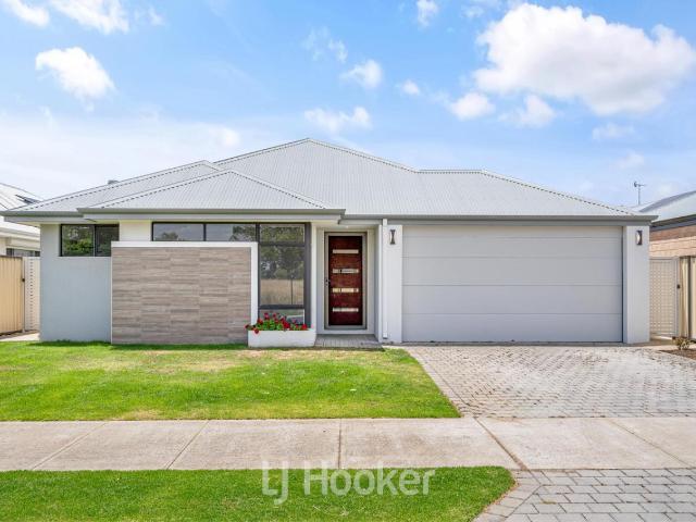 House for sale in Broadwater, Western Australia