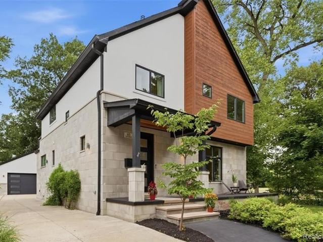 House for sale in Pleasant Ridge, Michigan