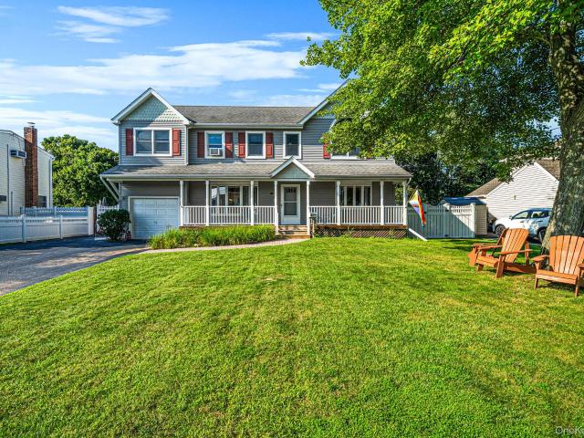 House for sale in Bohemia, New York