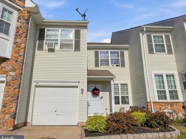 Townhouse for sale in Burlington, Burlington County