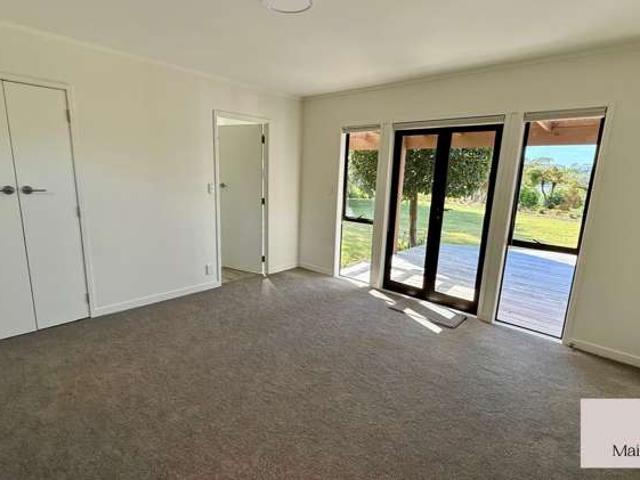 House for rent in Paremoremo, Oroua County