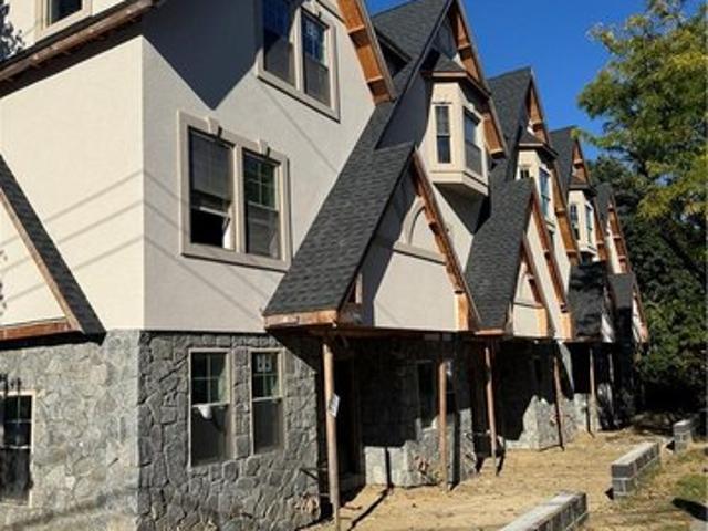 Townhouse for sale in City of Mount Vernon, Westchester County
