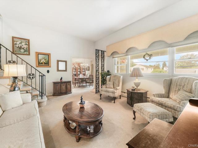 House for sale in Thornwood, New York