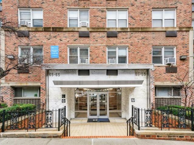 House for sale in Rego Park House for sale in Rego Park