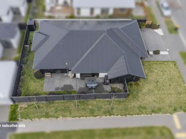 Property for sale in Chaslands, Canterbury