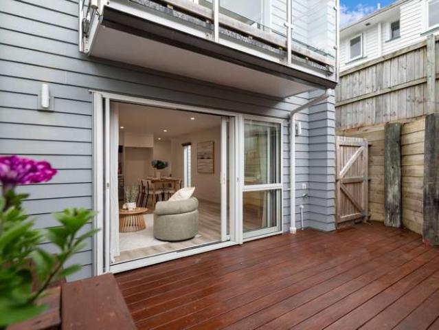 Townhouse for sale in Hillcrest, Kaipātiki