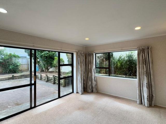 House for rent in Eastern Beach, Howick