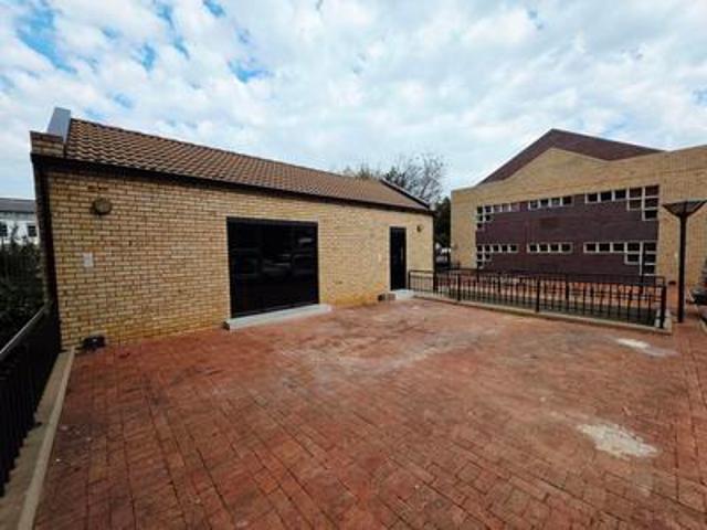 Commercial for rent in Waterkloof, Gauteng