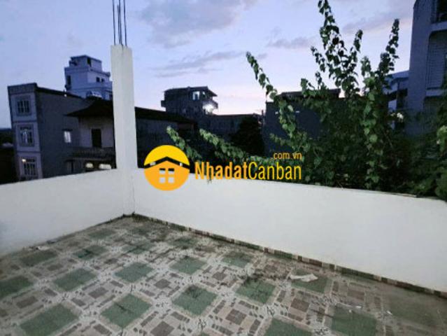 Nhà mặt phố bán