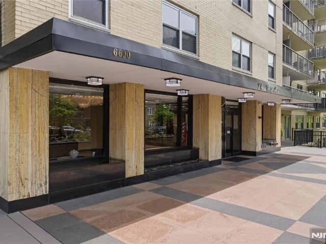 Condo for sale in Hudson, New Jersey