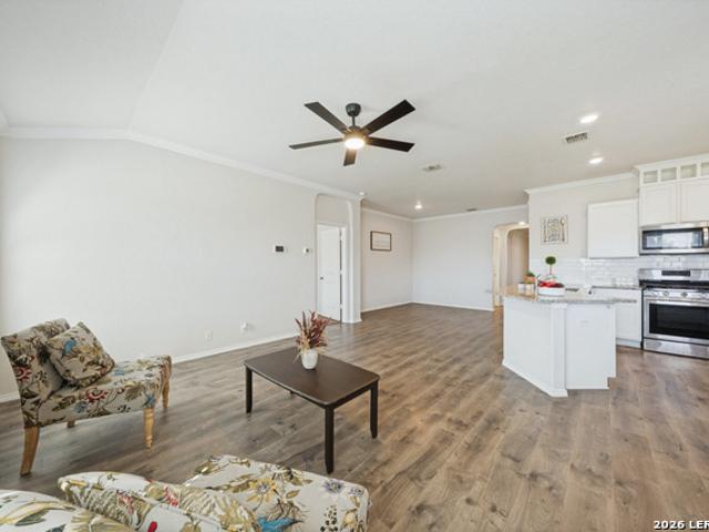 House for sale in Meadowbrook, Converse