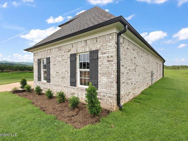 House for sale in Nesbit, Mississippi