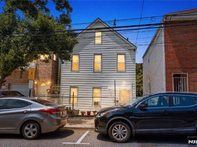 House for sale in Hudson, New Jersey