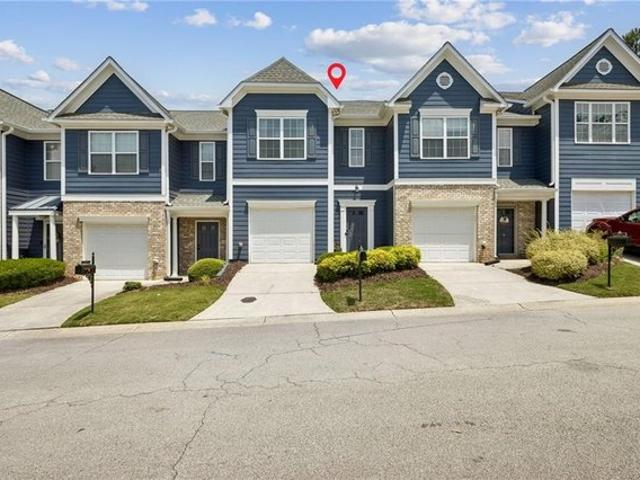 Townhouse for sale in Flowery Branch, Georgia