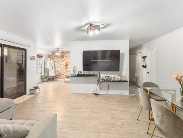 Condo for sale in Crane Square, Elizabeth