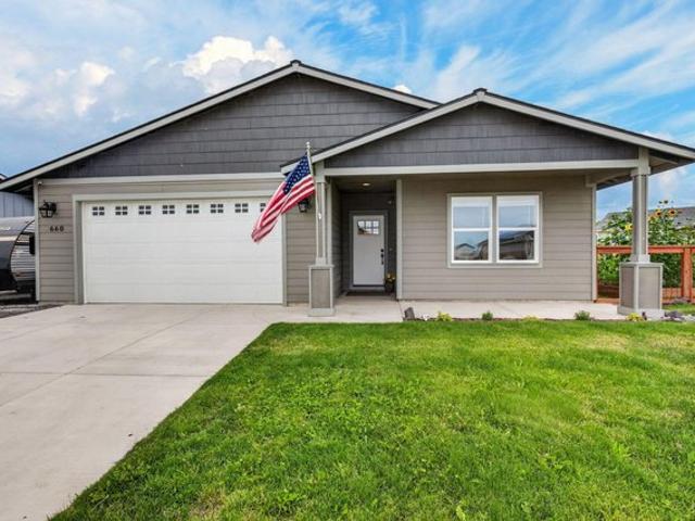 House for sale in Oregonia