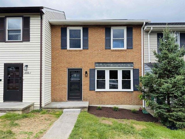 Townhouse for sale in Virginia