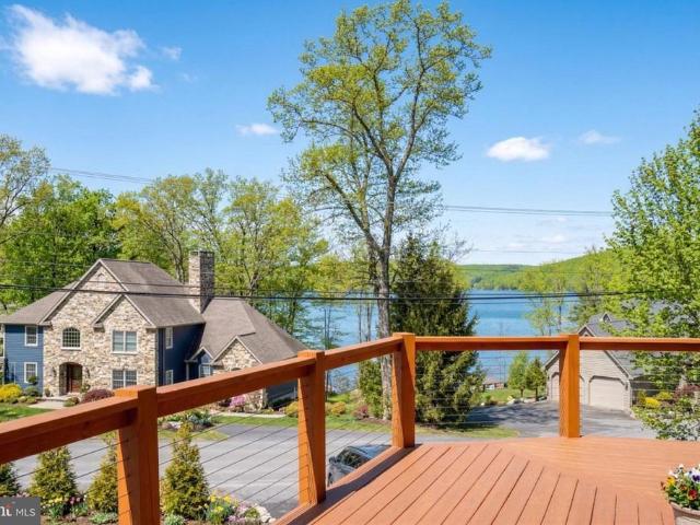 House for sale in Garrett, Maryland