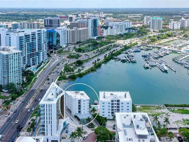 Condo for sale in Sarasota, Florida