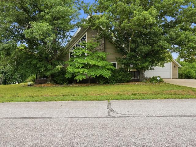 House for sale in Stone, Missouri