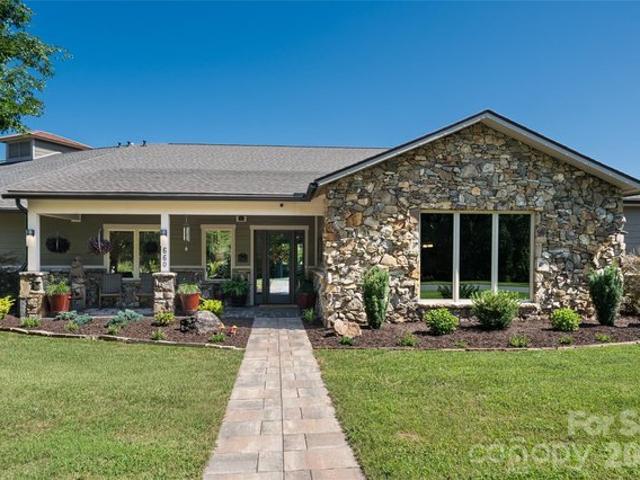 House for sale in Hendersonville, North Carolina