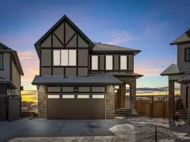 House for sale in Hillcrest, Airdrie
