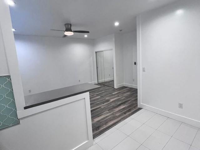 Apartment for rent in Canoga Park, California