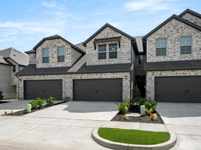Townhouse for sale in Mansfield, Texas