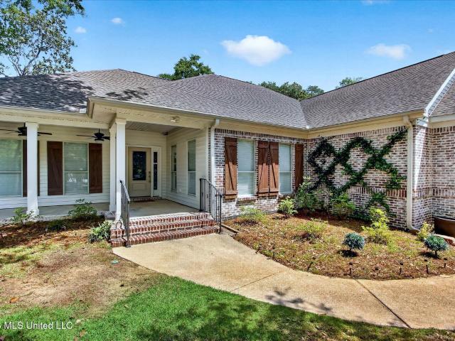 House for sale in Diamondhead, Mississippi