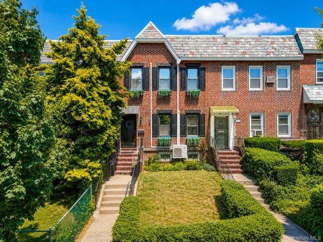 House for sale in Rego Park, New York