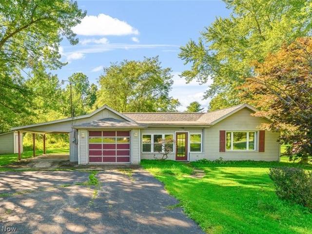 House for sale in Brookfield Center