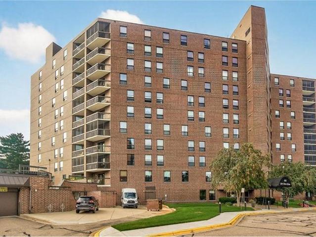 Condo for sale in Hennepin, Minnesota