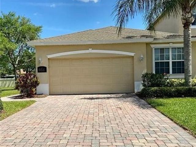 Townhouse for sale in Vero Beach, Indian River County