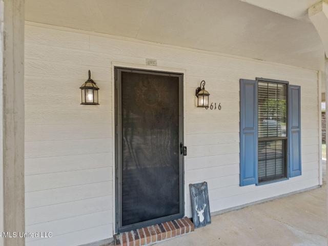 House for sale in Nesbit, Mississippi