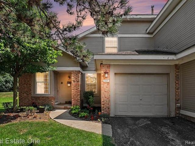Townhouse for sale in West Bloomfield, Michigan